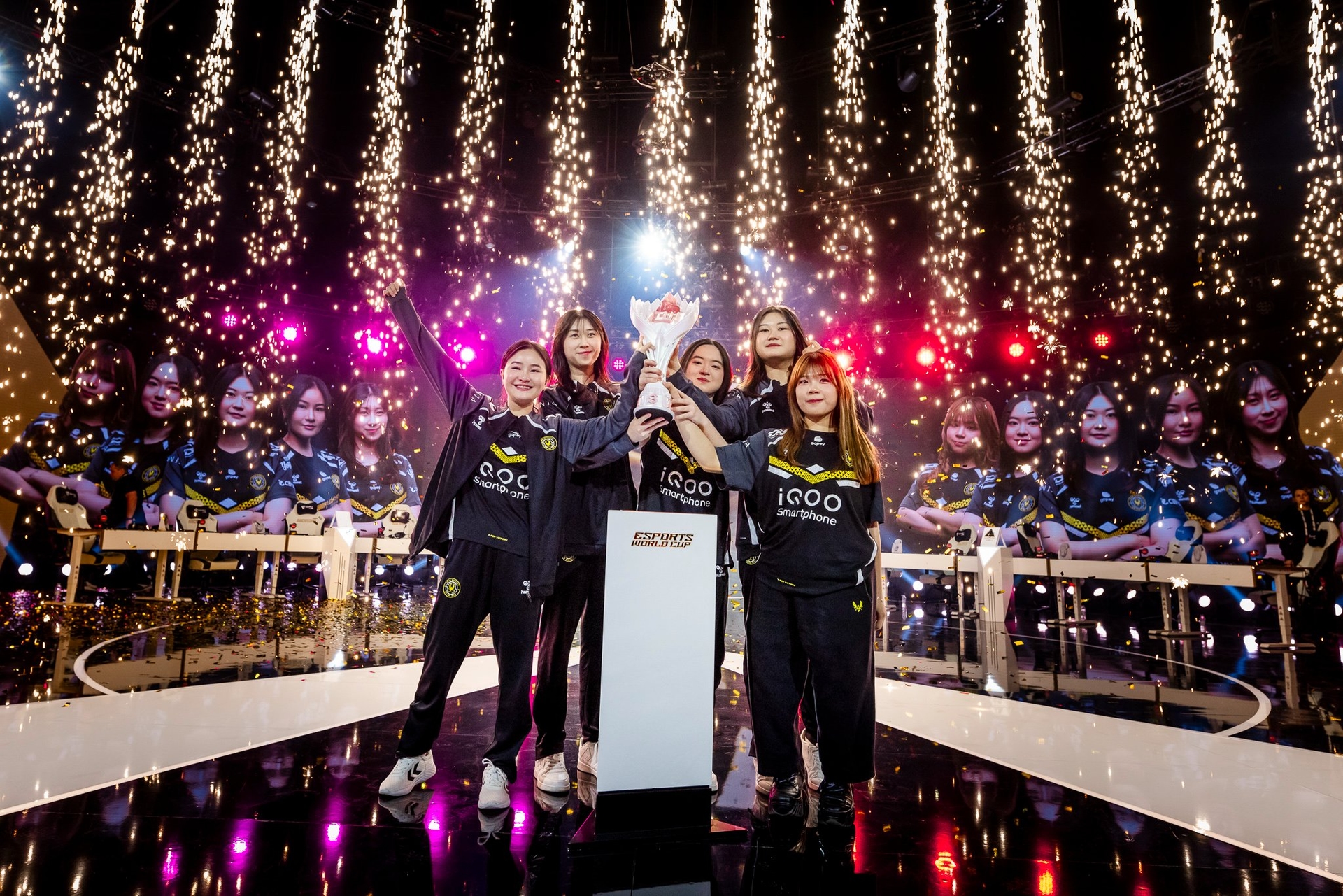 Team Vitality Sabet Gelar Juara MWI di Esports World Cup 2025