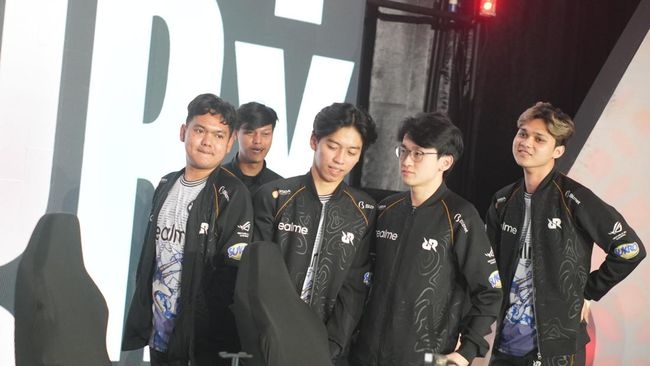 RRQ Hoshi Tundukkan Geek Fam 4-1 di Final Lower Bracket MPL ID Season 15 Playoff Day 4